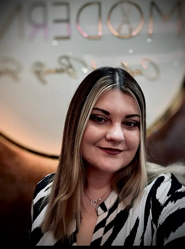 Friseurteam von Moderno Coiffeur in Salzburg – erfahrene Mitarbeiter für Damen-, Herren- und Balayage-Styling